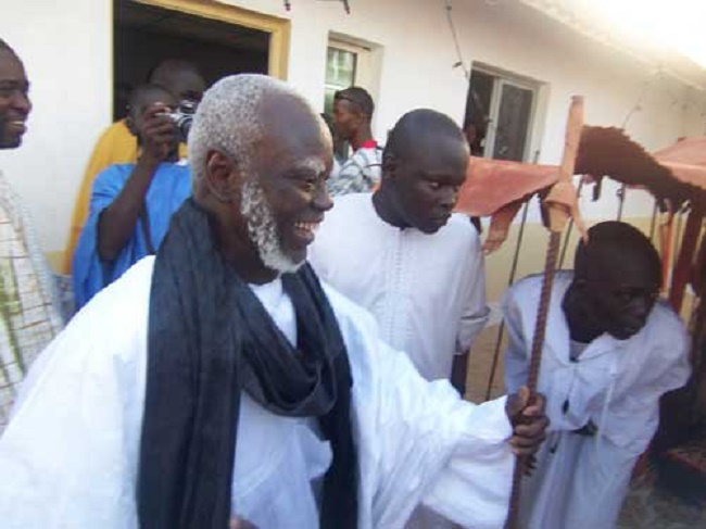 Serigne Mountakha Mbacke retenu à la porte de la grande mosquée, des sanctions réclamées