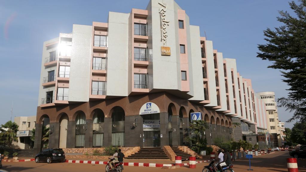 Mali: l’opposition pointe les autorités après l’attaque du Radisson