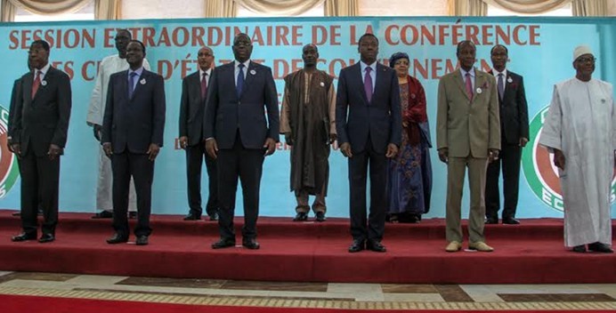 Lutte contre le terrorisme: Macky Sall convoque un sommet à Abuja