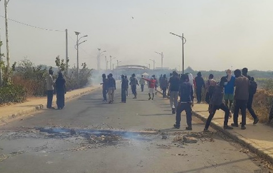 Manifs à de l’Université de Thiès : Un étudiant perd un œil, ses camarades dénoncent et menacent 