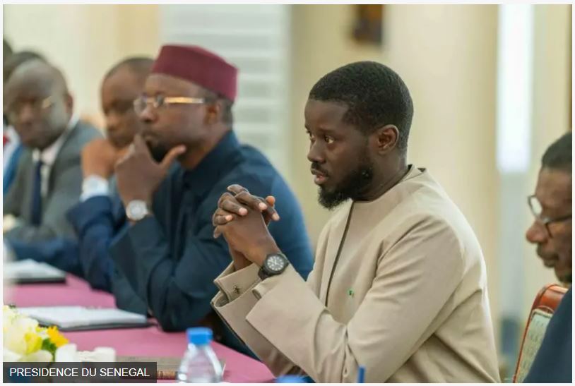 Sénégal: le Président Diomaye lance des concertations pour apaiser les tensions sociales