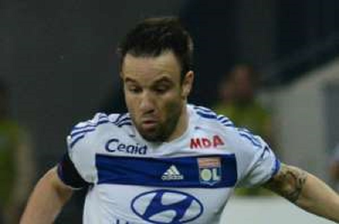 OL: Valbuena arrête les frais pour 2015