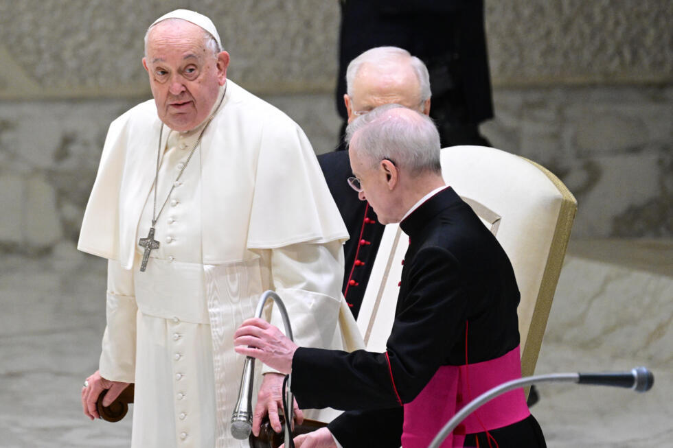 L'hospitalisation du pape relance les spéculations sur une démission