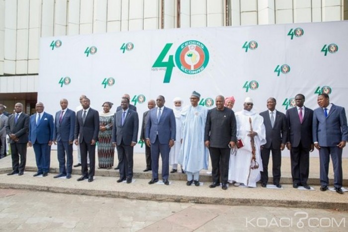 Cedeao: Sommet d'Abuja: Mots de Buhari, des fleurs à Kafando