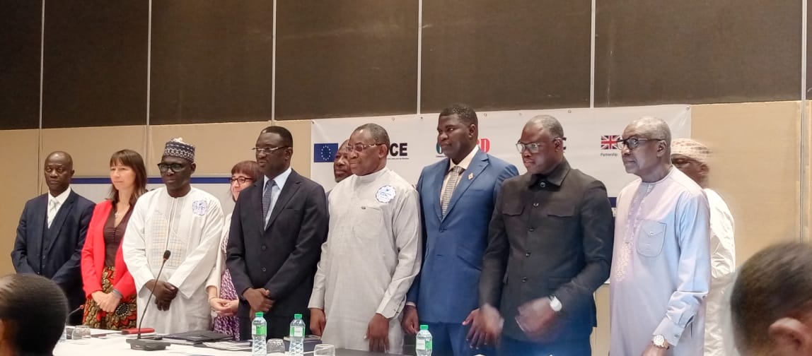 Renforcement de la démocratie : Amadou Ba et Mamadou L. Dianté soulignent l'importance du dialogue et de la société civile