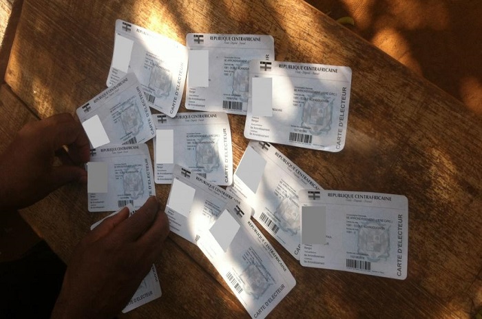 RCA: des candidats dénoncent un trafic de cartes d'électeurs