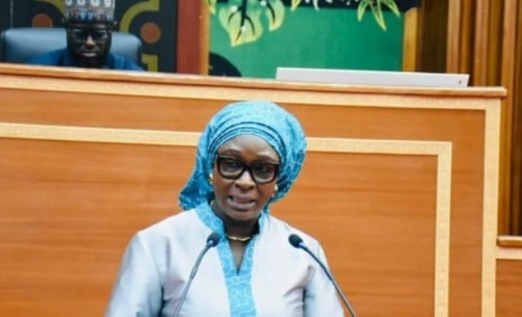 ​Rapatriement des corps des Sénégalais de l’étranger : Yassine Fall annonce une baisse des fonds «Aides et secours »