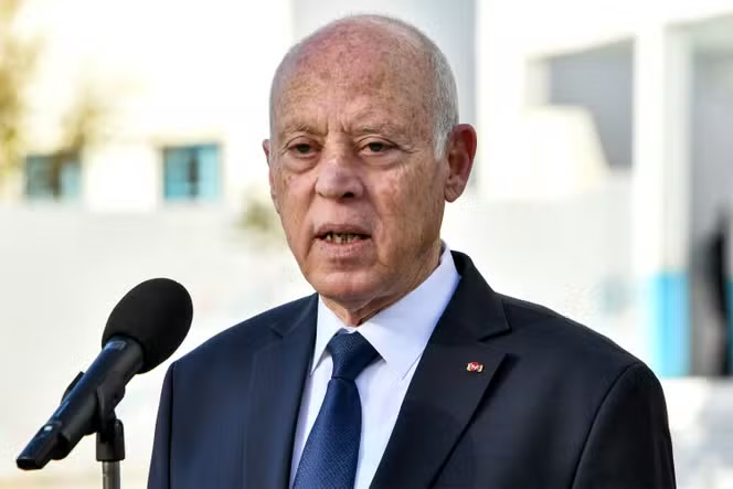 Tunisie: le président Kaïs Saïed limoge son Premier ministre Kamel Madouri