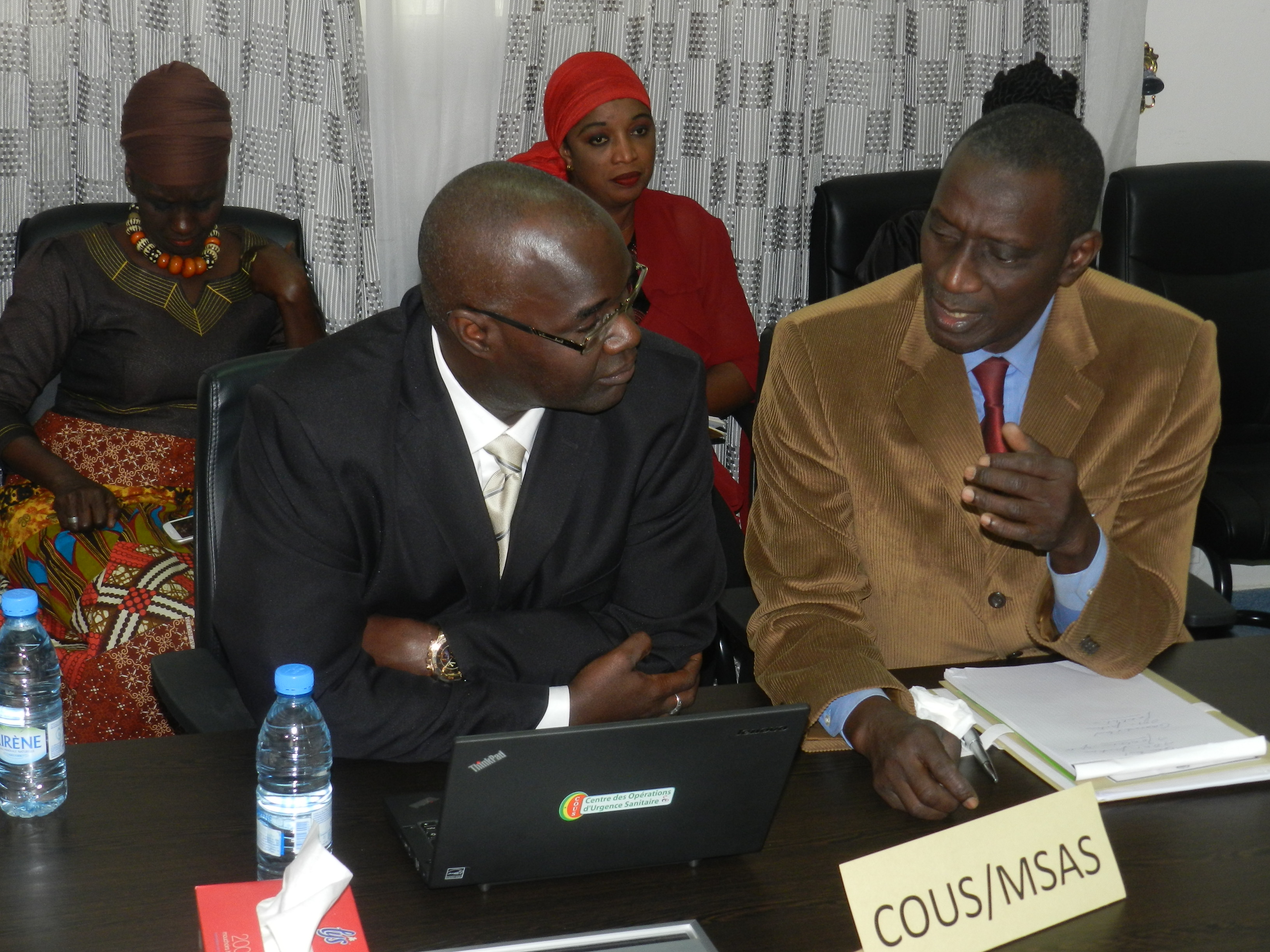 Docteur Alioune Badara Ly (à gauche)