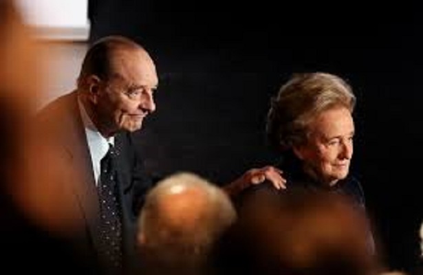 JACQUES CHIRAC MOURANT ET HOSPITALISÉ, BERNADETTE CHIRAC DONNE DES NOUVELLES !