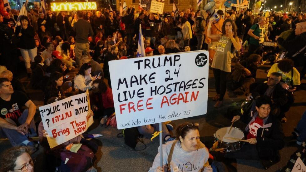 Israël: des manifestants réclament au gouvernement une nouvelle trêve pour sauver les derniers otages