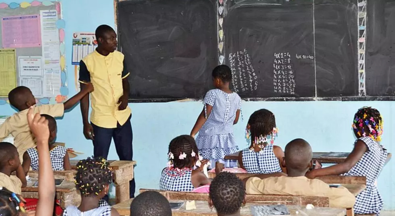 Côte d'Ivoire: le gouvernement menace de licencier les enseignants grévistes, les syndicats en colère
