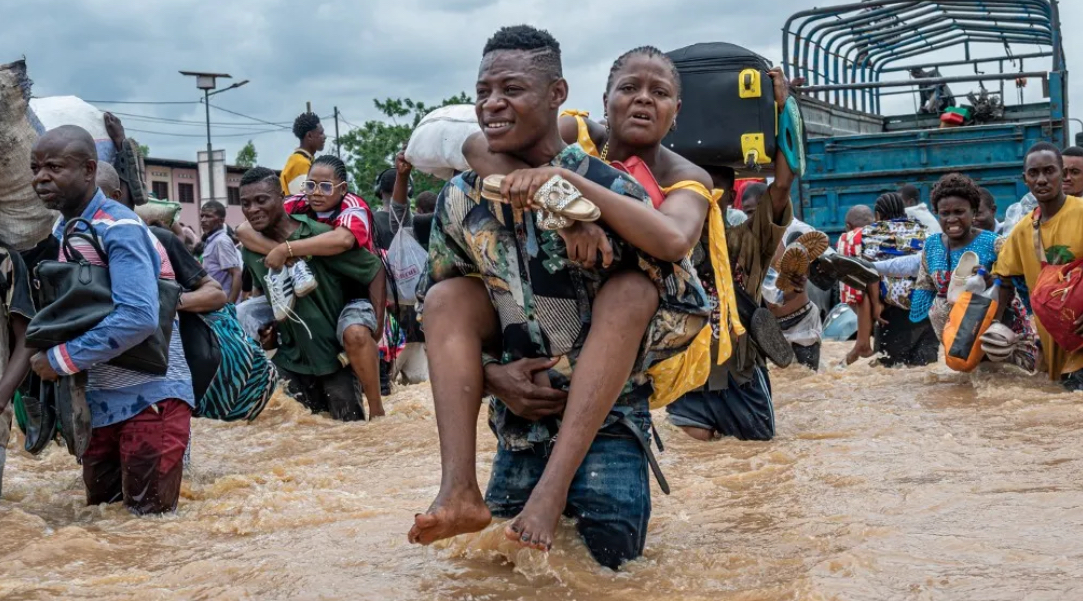RDC : des inondations diluviennes causent la mort d’une trentaine de civils et de nombreux blessés à Kinshasa