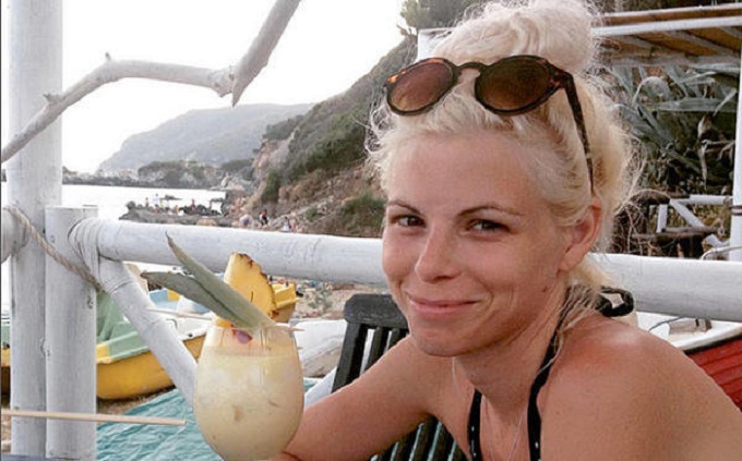 Ashley Américaine de 35 ans, retrouvée étranglée dans son appartement