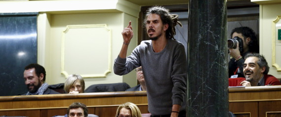 Poux et dreadlocks s'invitent au parlement espagnol après l'élection de ce député Podemos