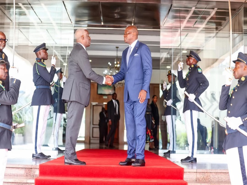 Gabon: le Premier ministre a remis la démission de son gouvernement au président Oligui Nguema