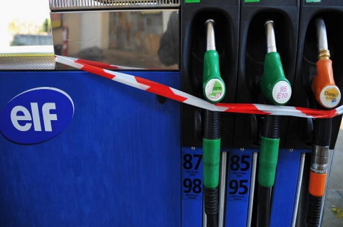 Guinée: la population réclame la baisse du prix de l'essence