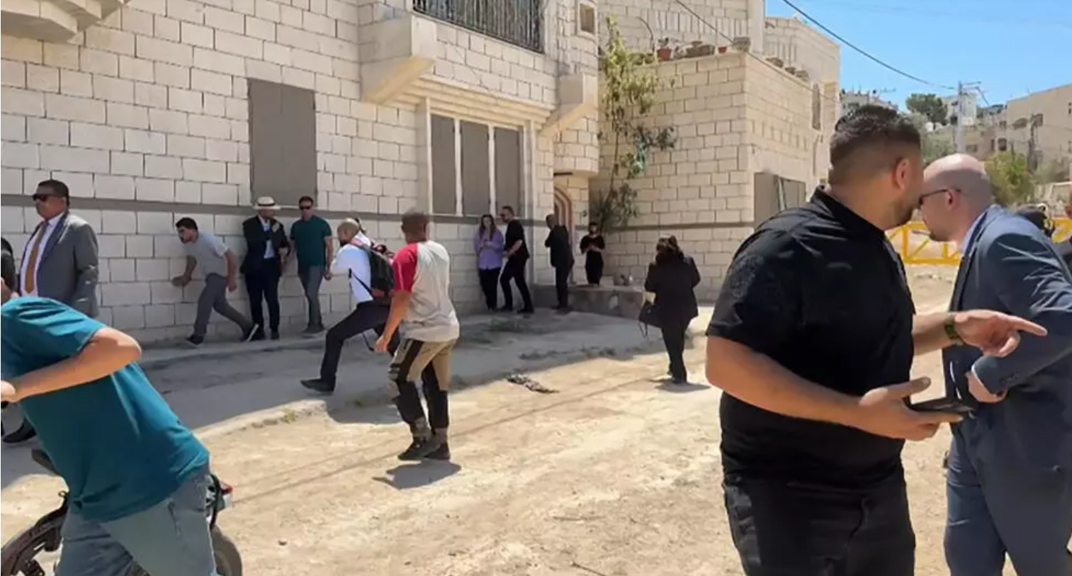 Des diplomates étrangers pris pour cibles par l'armée à Jénine, Israël reconnait des «tirs de sommation»