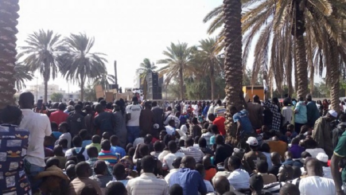 Images: les mourides assiègent la place de l'Obélisque 