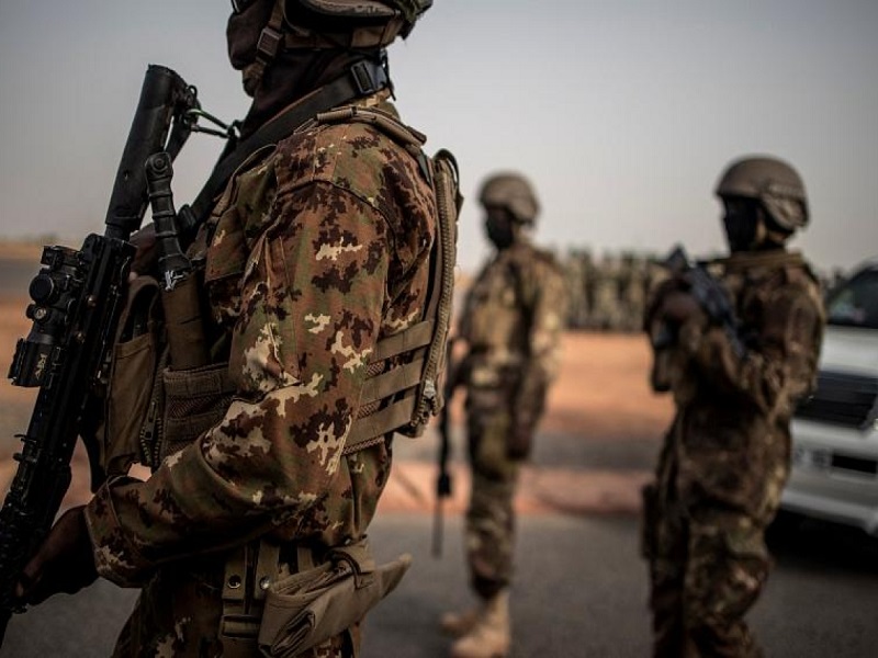 Mali: les jihadistes du Jnim déciment le camp militaire de Dioura