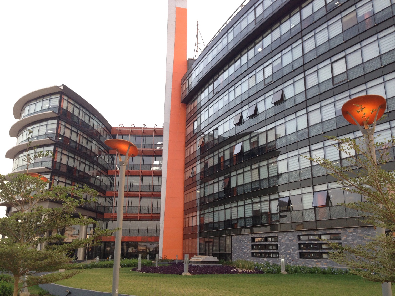 Sonatel - Orange: Plus de 900 milliards de francs CFA de chiffre d’affaires en 2015