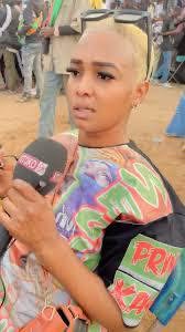 Justice : la célèbre supportrice de lutte Maréme Nar déférée pour "vol" de la moto d’un policier 