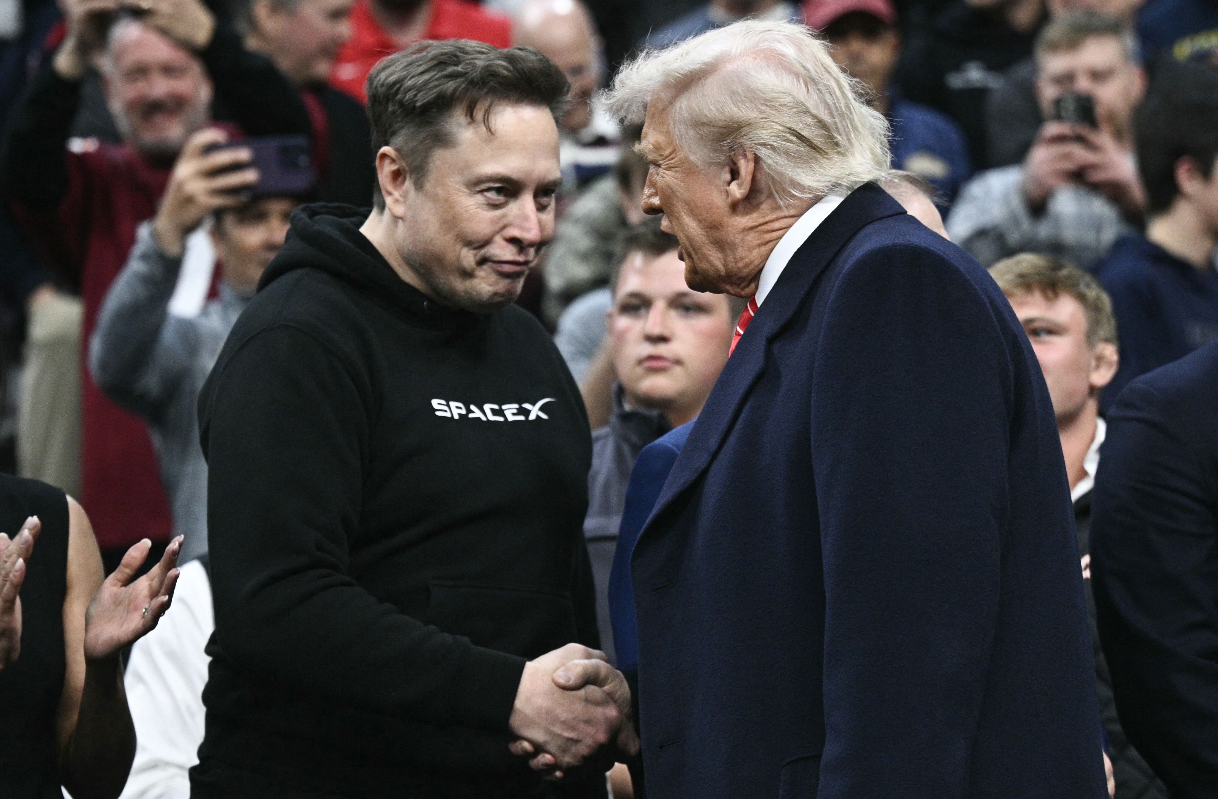 « Il aurait dû retourner chez lui en Afrique du Sud » : Donald Trump tacle Elon Mus