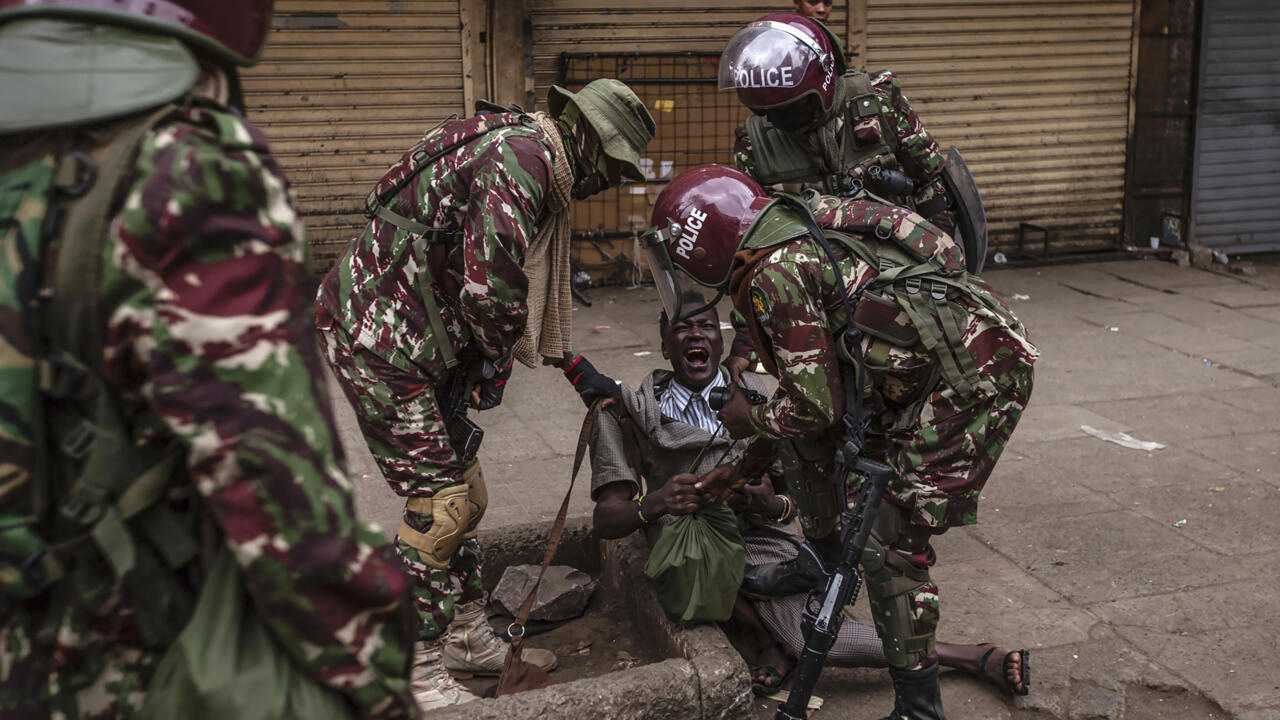 Kenya : Ruto soutient la police et hausse le ton contre les manifestants