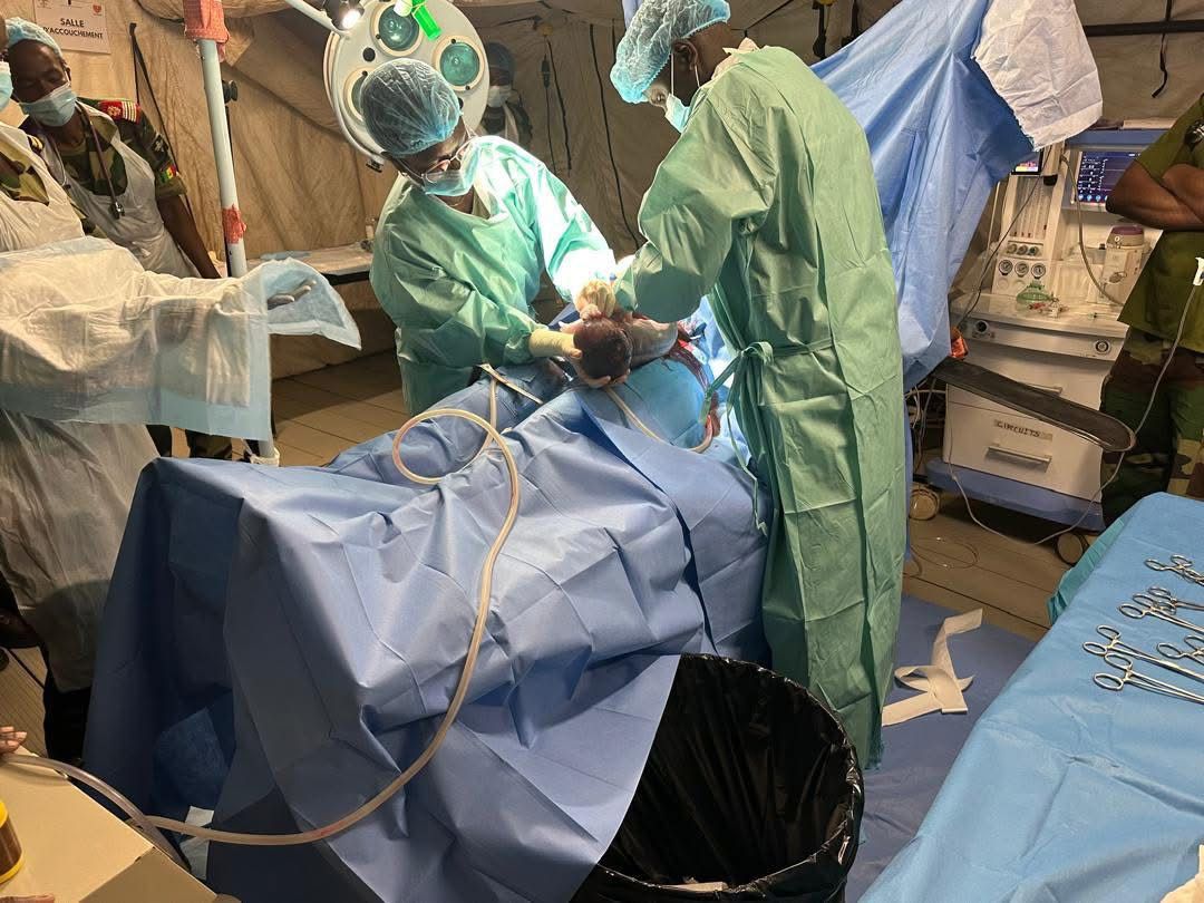 Hôpital militaire de campagne à Médina Yoro Foulah : Plus de 1900 consultations et une première césarienne réussie