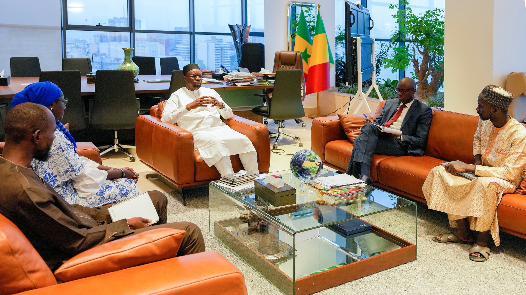 Ousmane Sonko a échangé avec l’intersyndicale de la Sonatel sur les défis de gouvernance et de partenariat