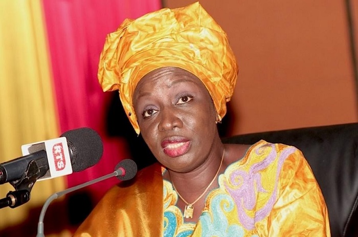 Aminata Touré fusille Abdoul Mbaye.