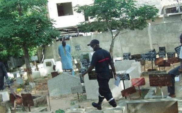 Une tombe encore profanée au cimetière de Pikine: le corps d’une vieille dame exhumé et jeté à l’air libre