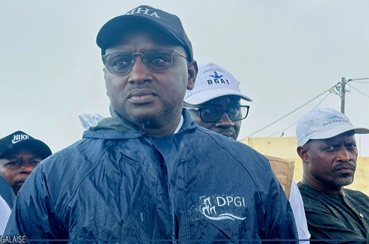 Saint-Louis : Cheikh Tidiane Dièye entame une visite des quartiers inondés et des ouvrages d’assainissement  