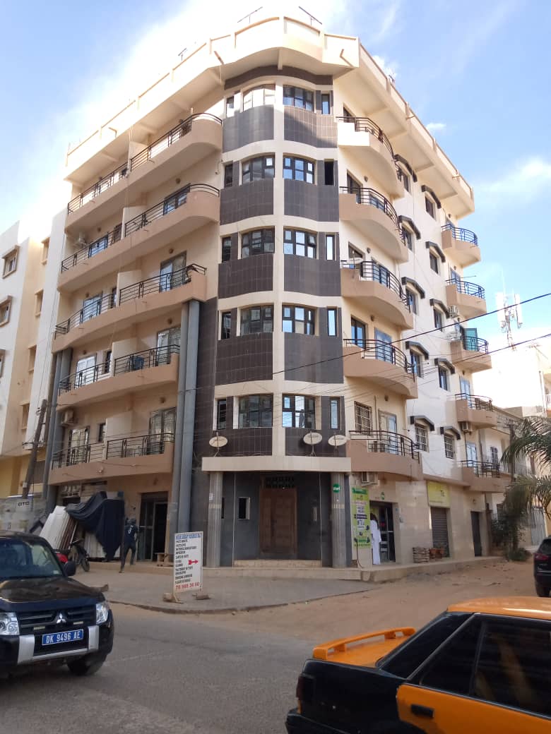 Almadies : un immeuble de l’homme d’affaires Amadou Loum Diagne mis aux enchères pour 1,4 milliard CFA