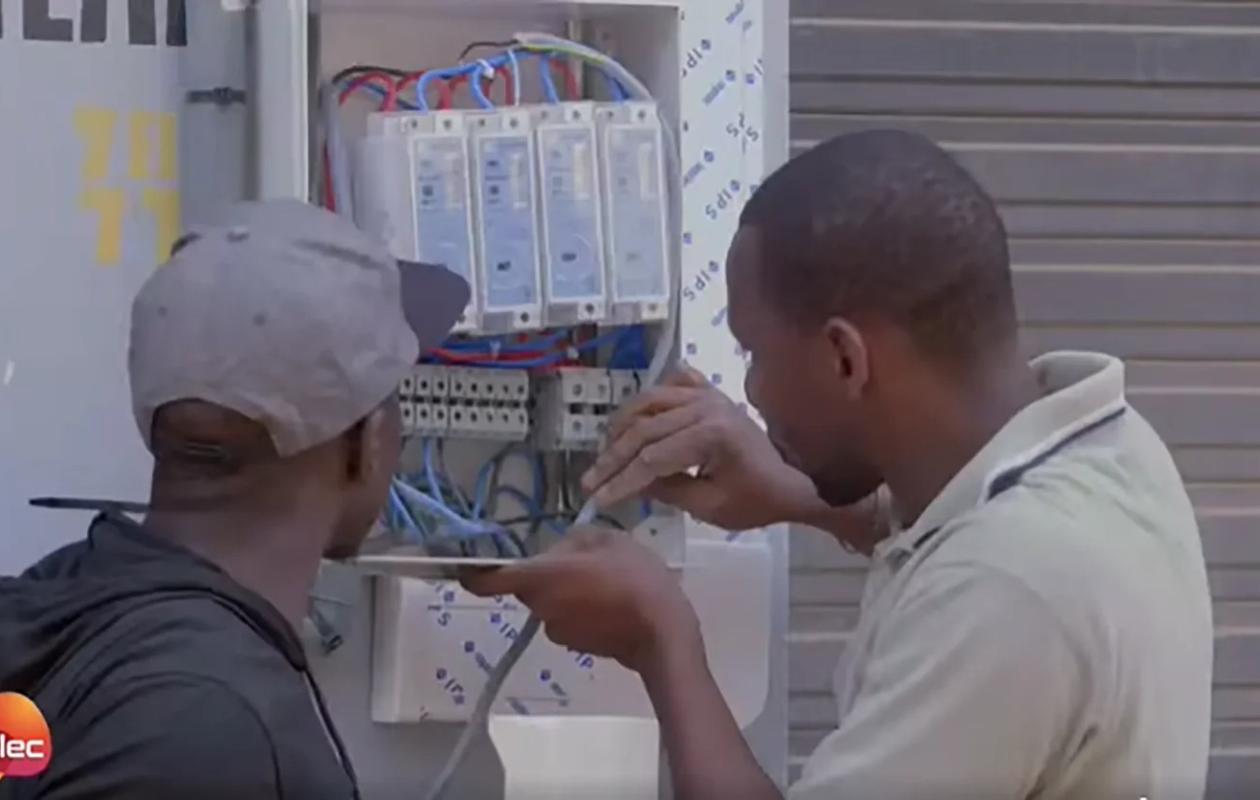 ​La Senelec face à un vol d'électricité massif : plus de 4 milliards de pertes en trois mois