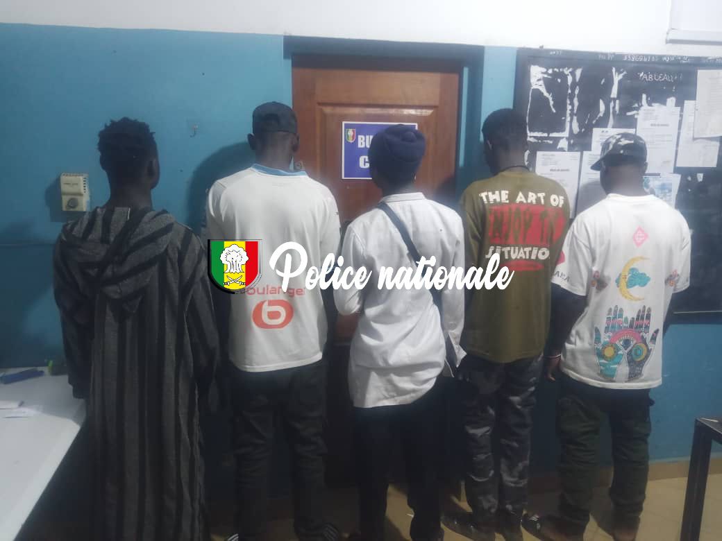 « Vol en réunion avec usage d'armes blanches » : un réseau de malfaiteurs démantelé à Grand-Yoff