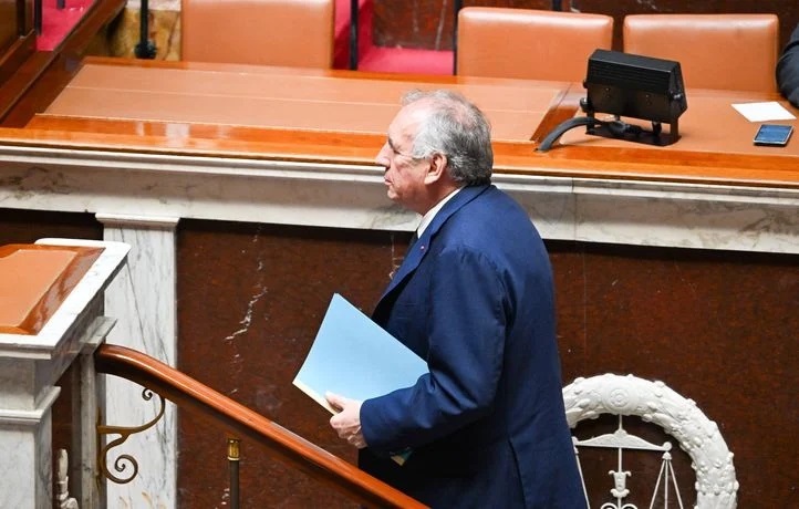 Vote de confiance : l'Assemblée nationale fait chuter le gouvernement de François Bayrou