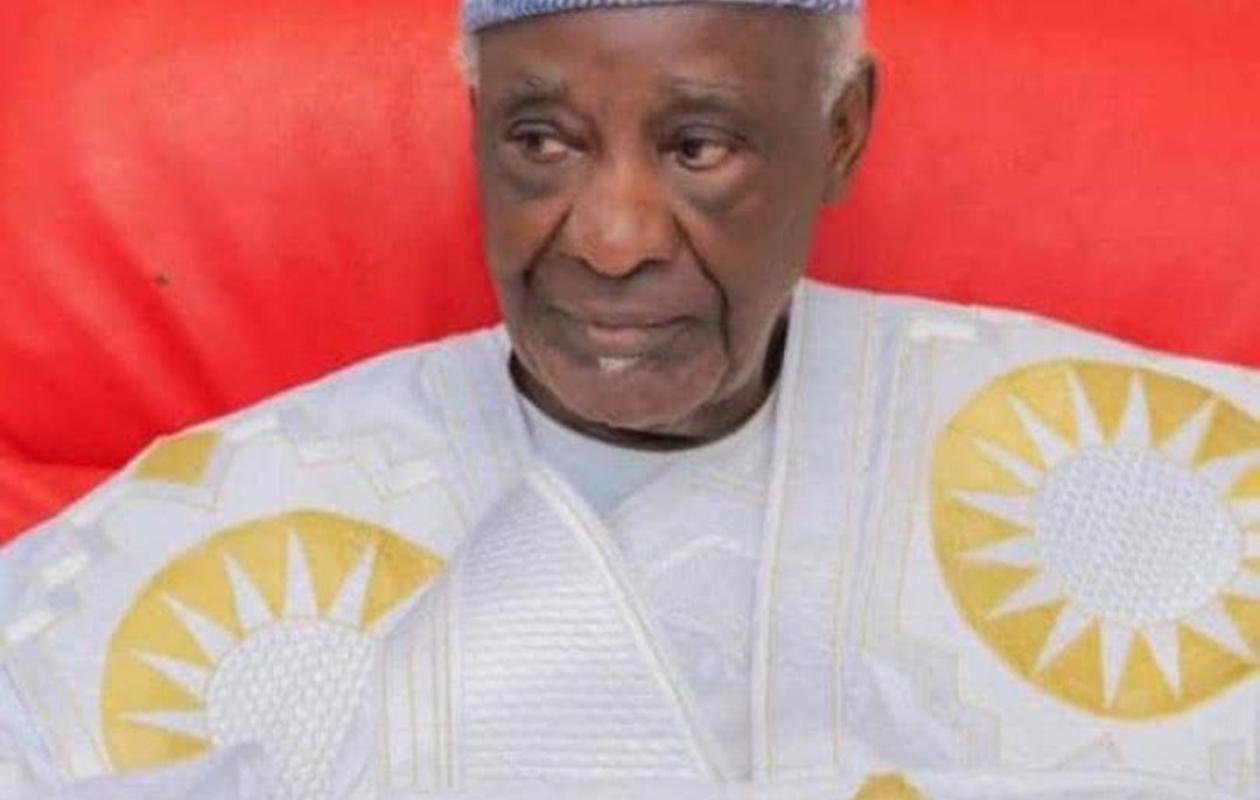 Décès Serigne Ahmadou Mokhtar de Darou Khoudoss : Macky Sall déplore une grande perte pour la Oumma islamique