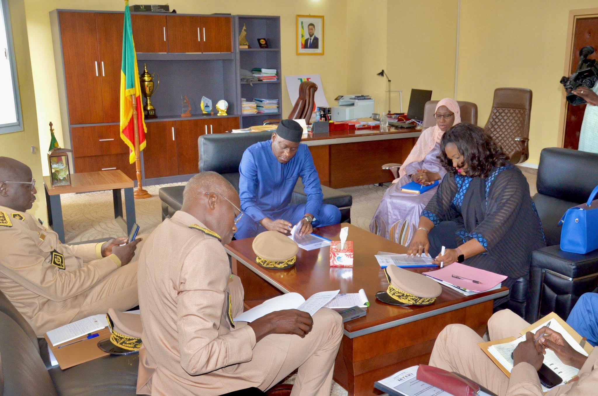 Relations avec les Institutions : Marie Rose Khady Fatou Faye prend fonction et s’engage à renforcer le dialogue