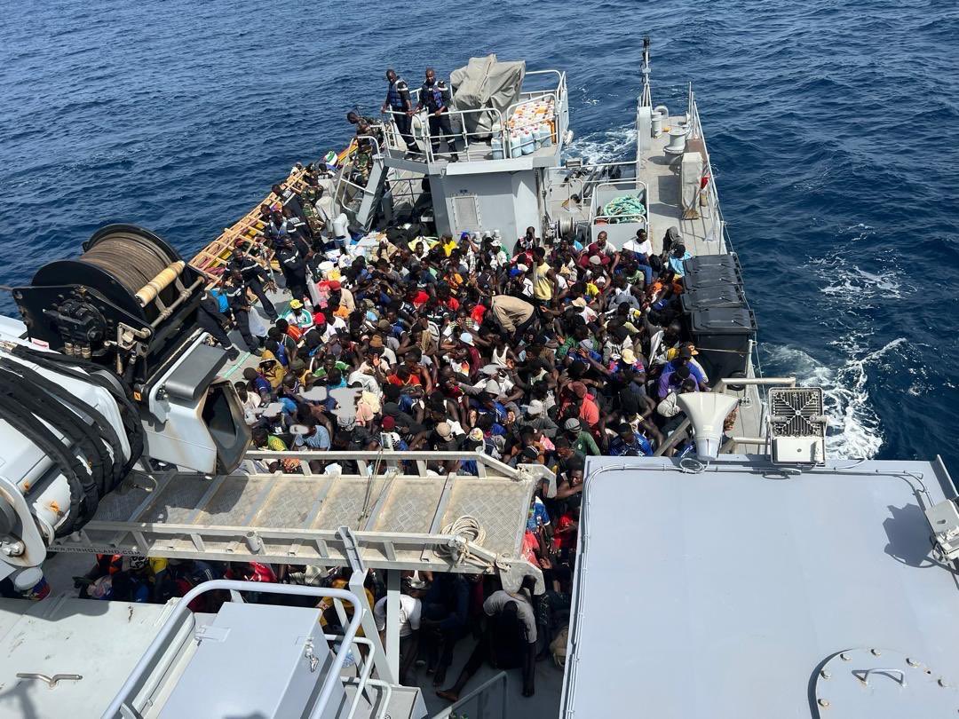 Migration irrégulière : la marine nationale intercepte une pirogue avec 259 candidats à bord