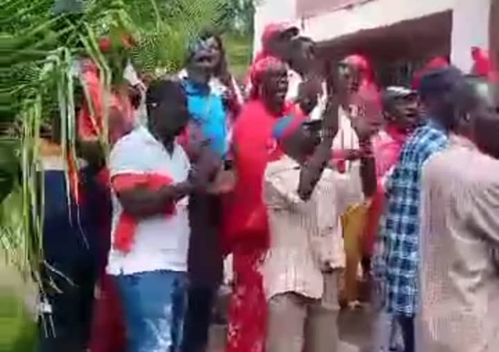 Ziguinchor : les travailleurs municipaux en sit-in pour réclamer l’application des augmentations salariales