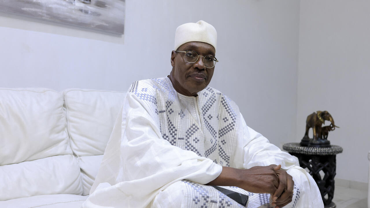 Le candidat à la présidentielle camerounaise 2025, Issa Tchiroma Bakary. AFP - DANIEL BELOUMOU OLOMO
