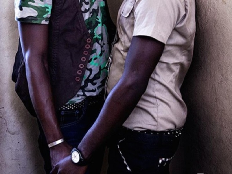 Thiadiaye : deux homosexuels filmaient leurs ébats en associant une jeune fille