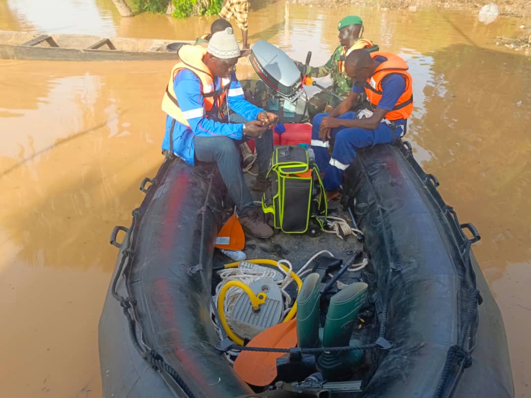Bakel : la Marine appuie la Senelec pour sauver un poste électrique menacé par les eaux