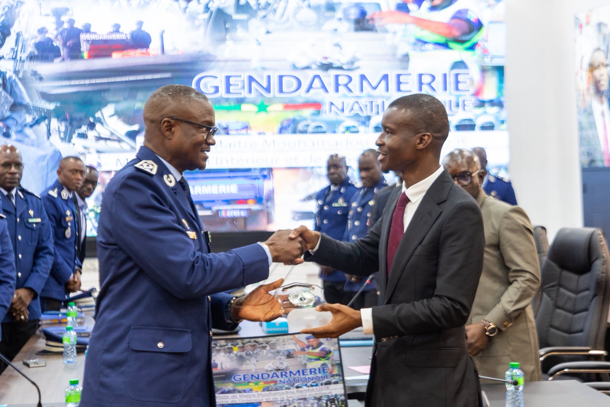 Visite à la Caserne Samba Diéry Diallo : Me Bamba Cissé salue le professionnalisme de la Gendarmerie nationale