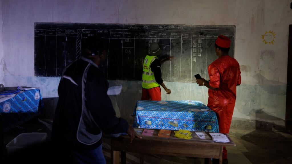 Présidentielle au Cameroun: la société civile salue la «bonne préparation», mais déplore des «irrégularités majeures»