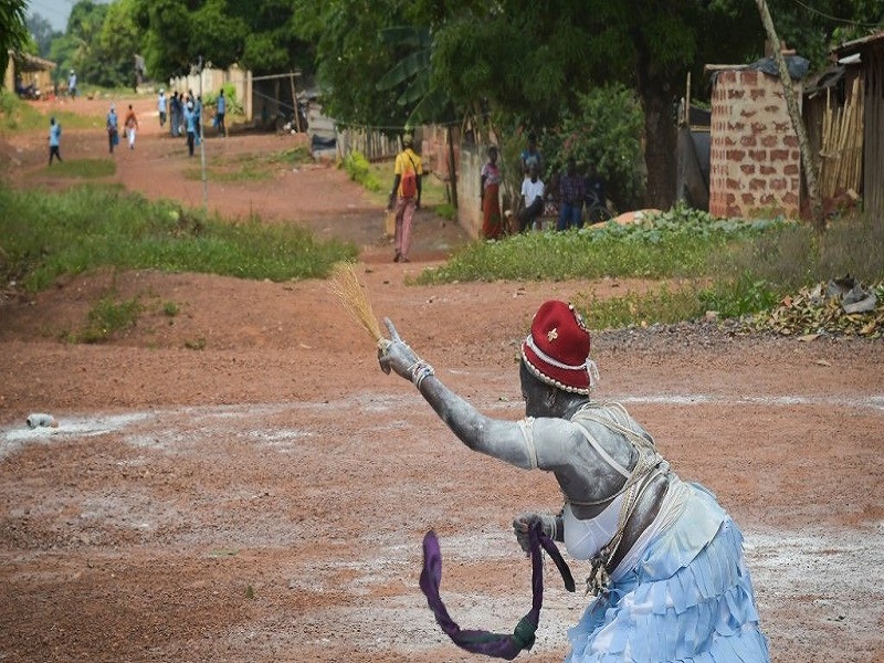 Folie meurtrière à Boké : un marabout découpe une vieille femme en morceaux