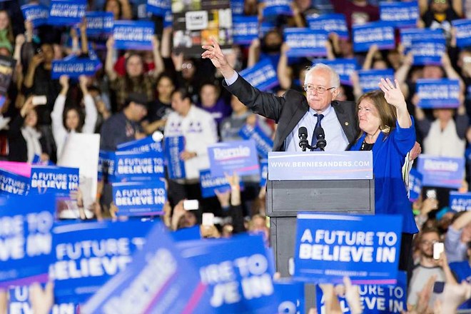 Primaires américaines : Sanders s'impose trois fois face à Clinton