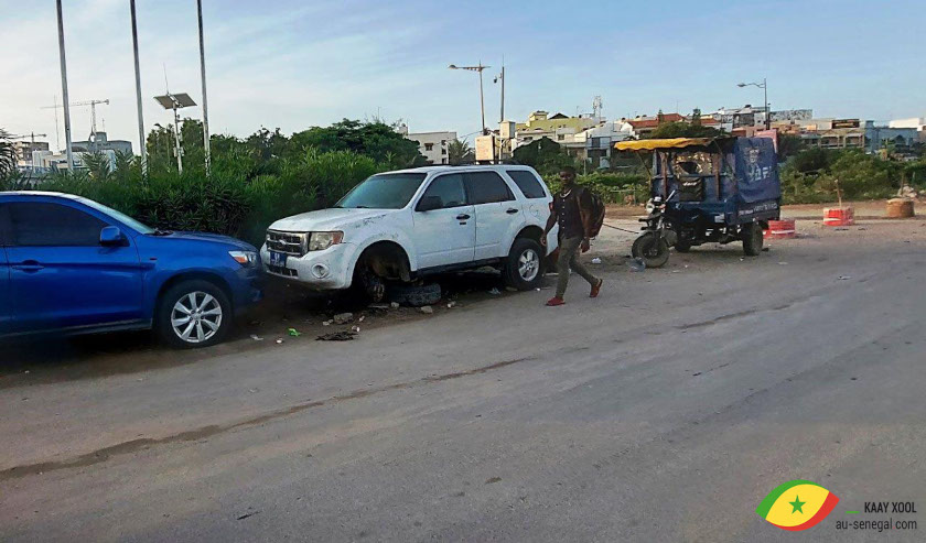 Désencombrement des espaces publiques : le gouverneur de Dakar fixe un ultimatum aux propriétaires des épaves de véhicules et engins 