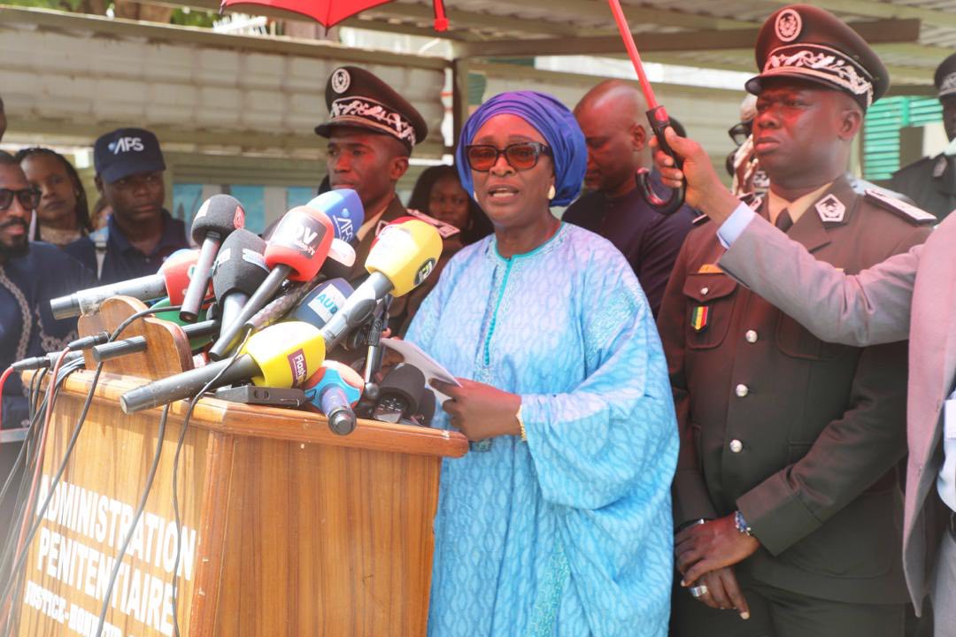 MAC de Saint-Louis : la ministre Yassine Fall préoccupée par les conditions de détention des mineurs et des femmes